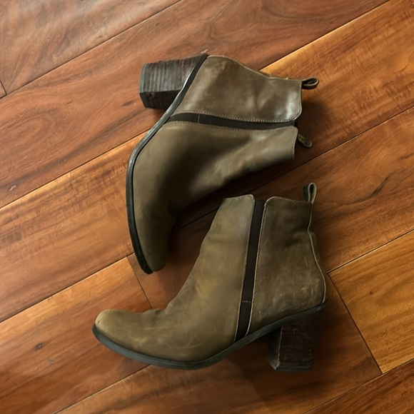 Ankle boots - Picture 3 of 3